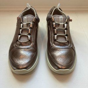 Ecco Women's Metallic Leather and Knit Toggle Sneakers - US Size 5